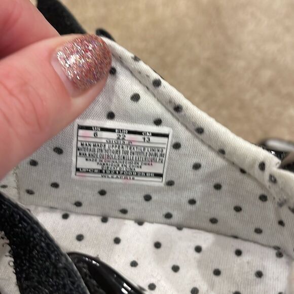 CARTERS Size 6 Black Shoes Good Condition - Picture 5 of 5